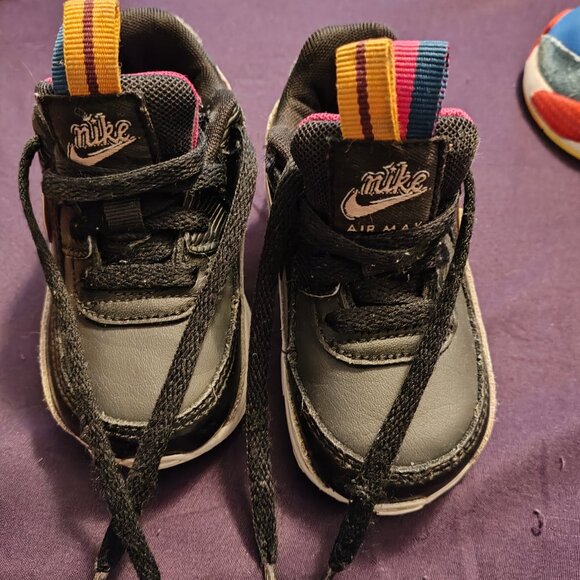 Boys Black, Rose Gold, and White Nike Air Max size 6C - Picture 1 of 5